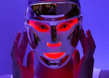 Dr. Dennis Gross Red Light Mask: A New Era in Skincare