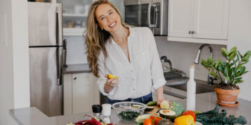 Ella Davar: Integrating Science, Nutrition, and Mindfulness for Lasting Health.